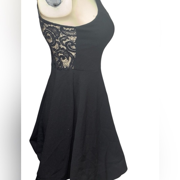 NWT My Michelle Junior’s Black Halter Lace Back Fit & Flare Party Dress Size 5 - Picture 3 of 16